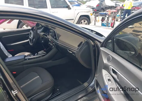 2021 Hyundai Sonata Se z USA, uszkodzony, nr VIN 5NPEG4JA6MH105036